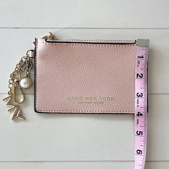 Andrew Marc New York Leather Wallet Keychain Clip - Picture 9 of 9